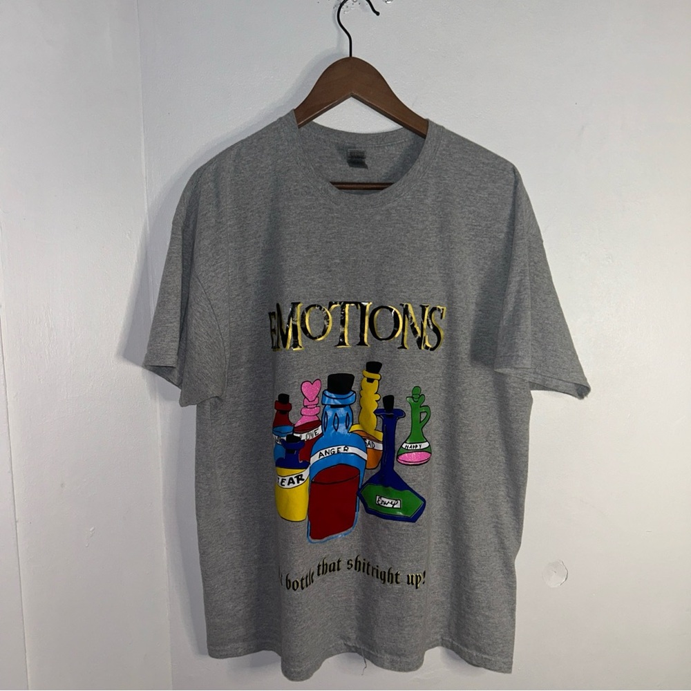 Vintage Men’s XLARGE Emotions, Tea,  Print‎ Gray T Shirt, Good Conditio